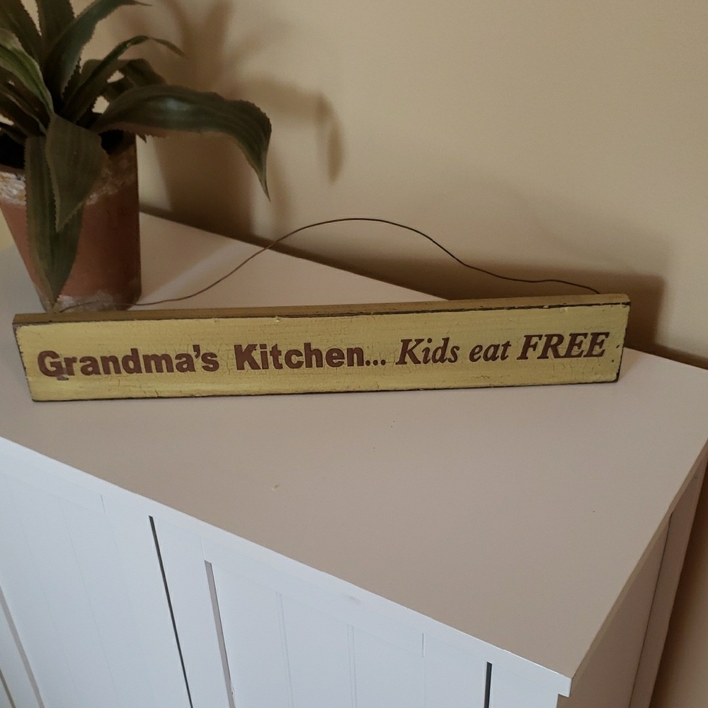 Rustic Yellow Kitchen Sign - "Grandma's Kitchen...Kids eat Free"